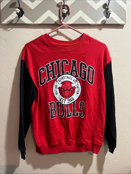 NBA Tops - NBA CHICAGO BULLS CREW NECK SWEATER